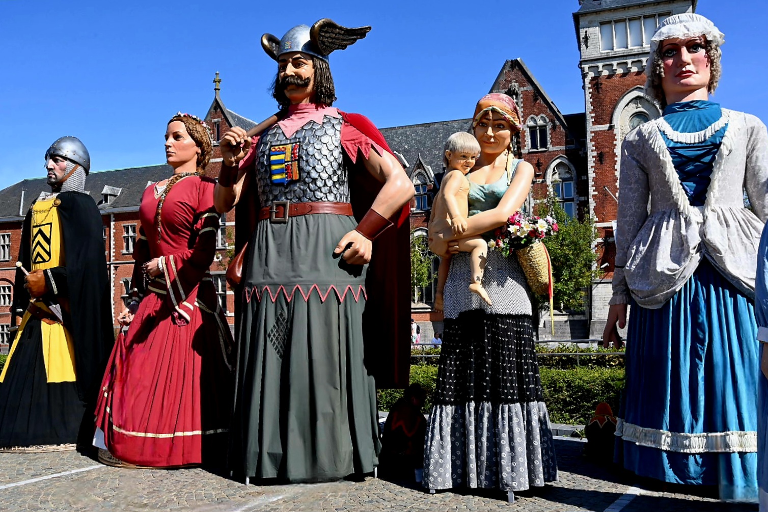 La Parade des Géants à Nivelles @ Léon Bardamu 20250907
