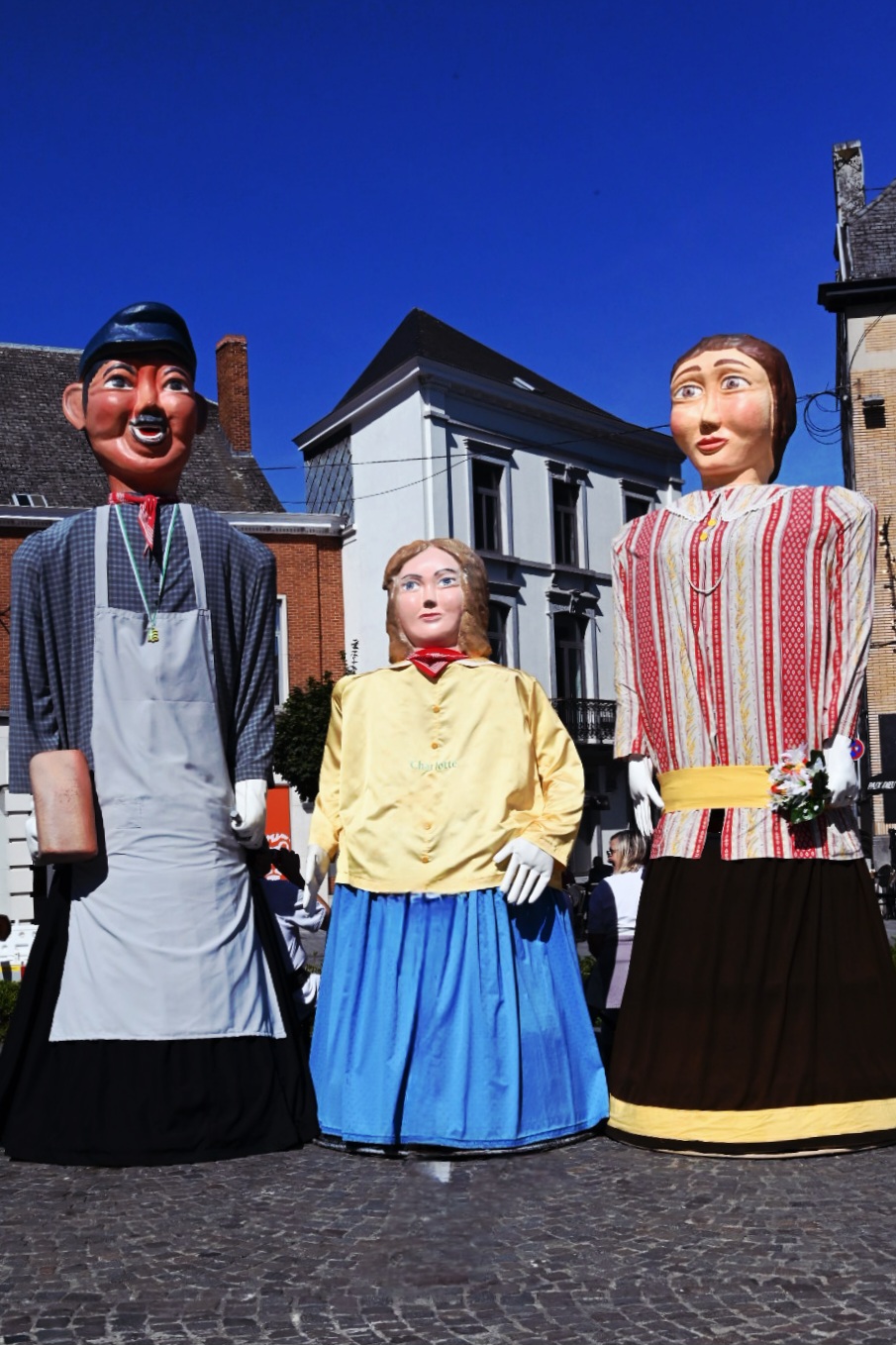 La Parade des Géants à Nivelles @ Léon Bardamu 20250907