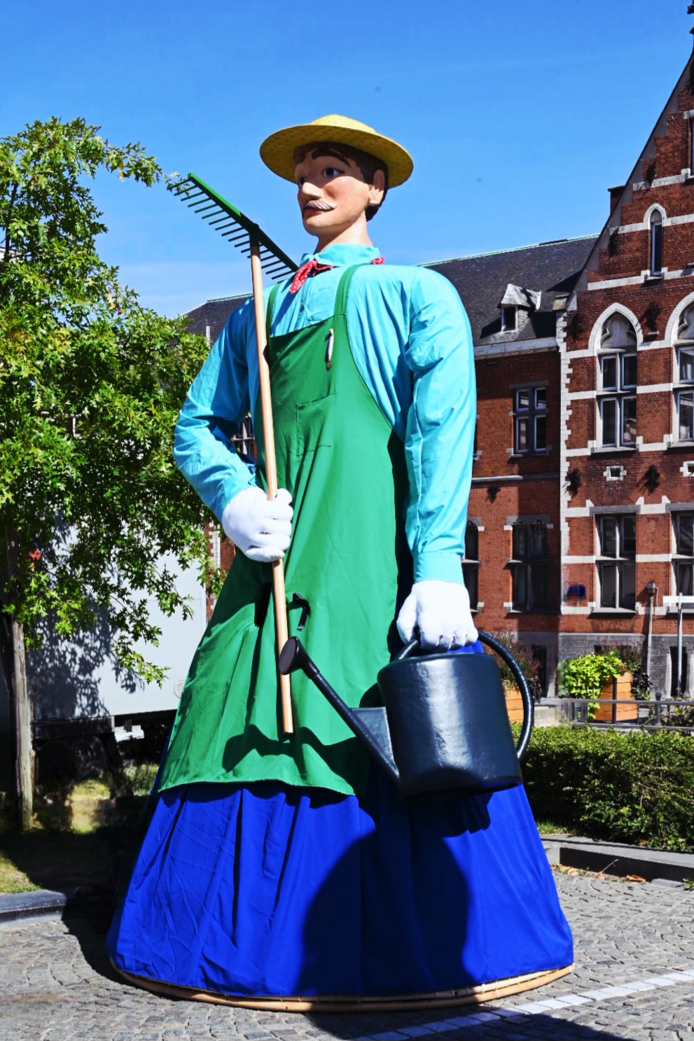 La Parade des Géants à Nivelles @ Léon Bardamu 20250907