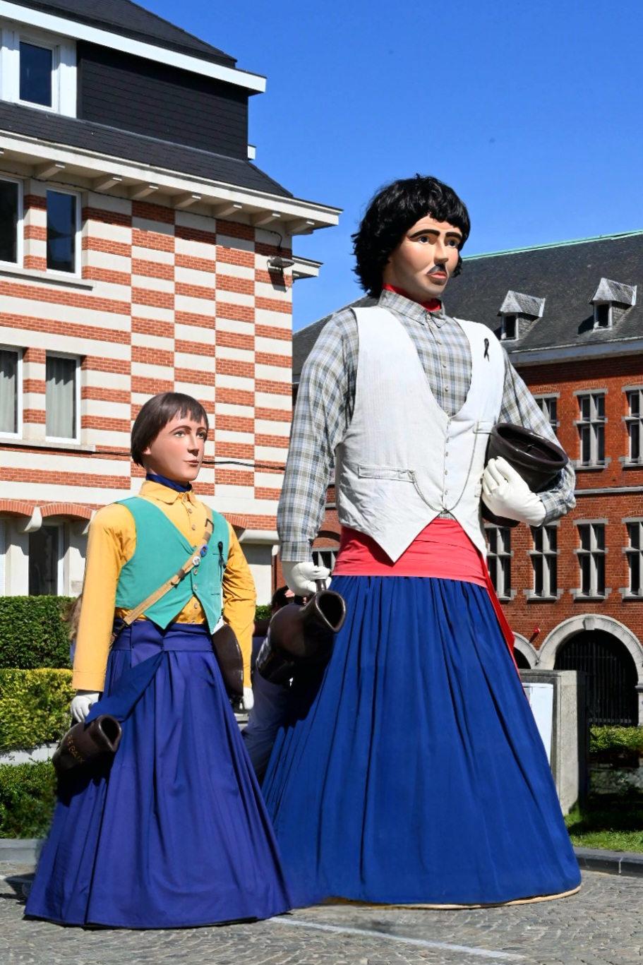 La Parade des Géants à Nivelles @ Léon Bardamu 20250907