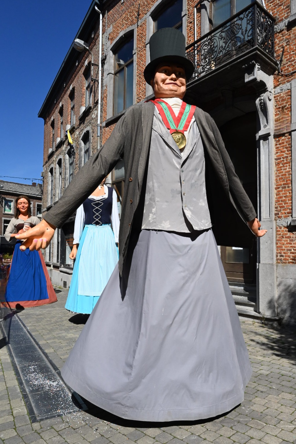 La Parade des Géants à Nivelles @ Léon Bardamu 20250907