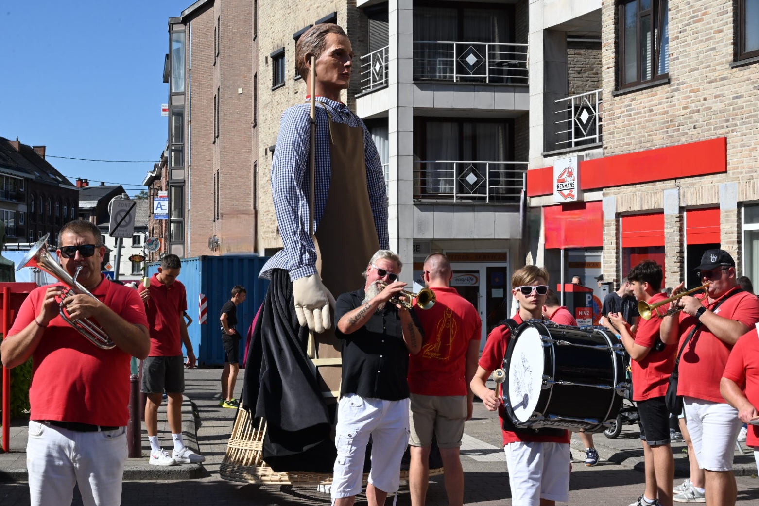 La Parade des Géants à Nivelles @ Léon Bardamu 20250907